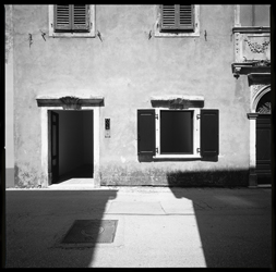 Damir Fabijanić_ Sažimanje galerije, fotografija, 2010. Arhiva Galerije Rigo